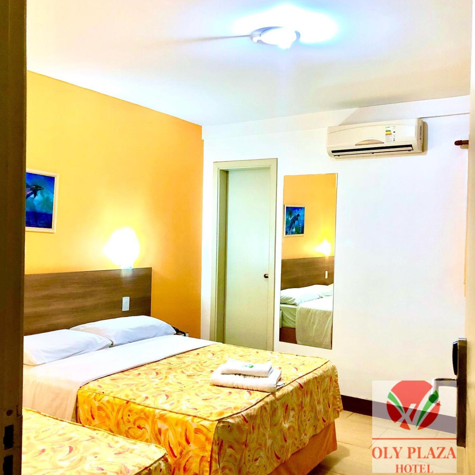 Hotel Oly Plaza 皮拉西卡巴 外观 照片