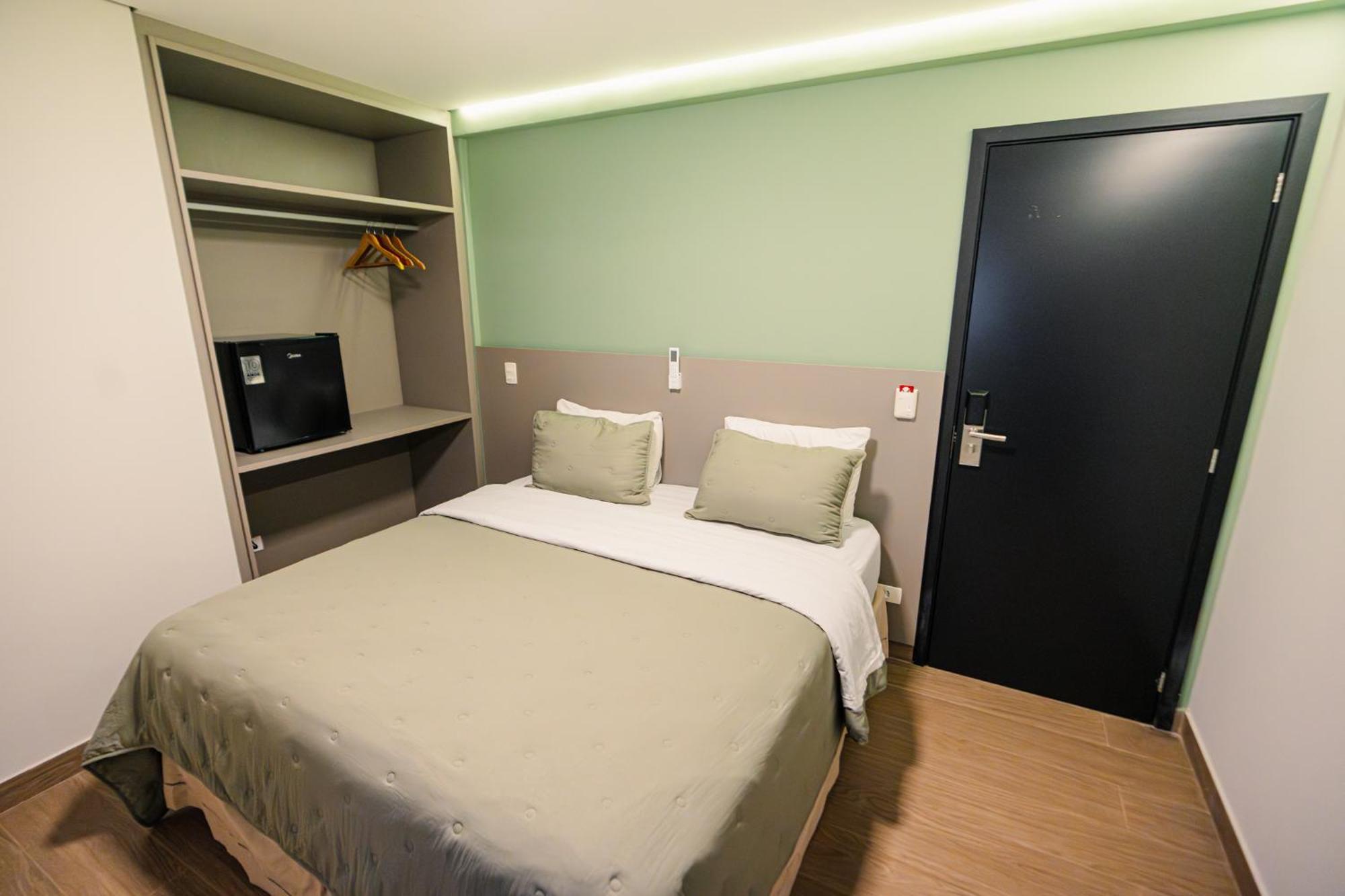 Hotel Oly Plaza 皮拉西卡巴 外观 照片