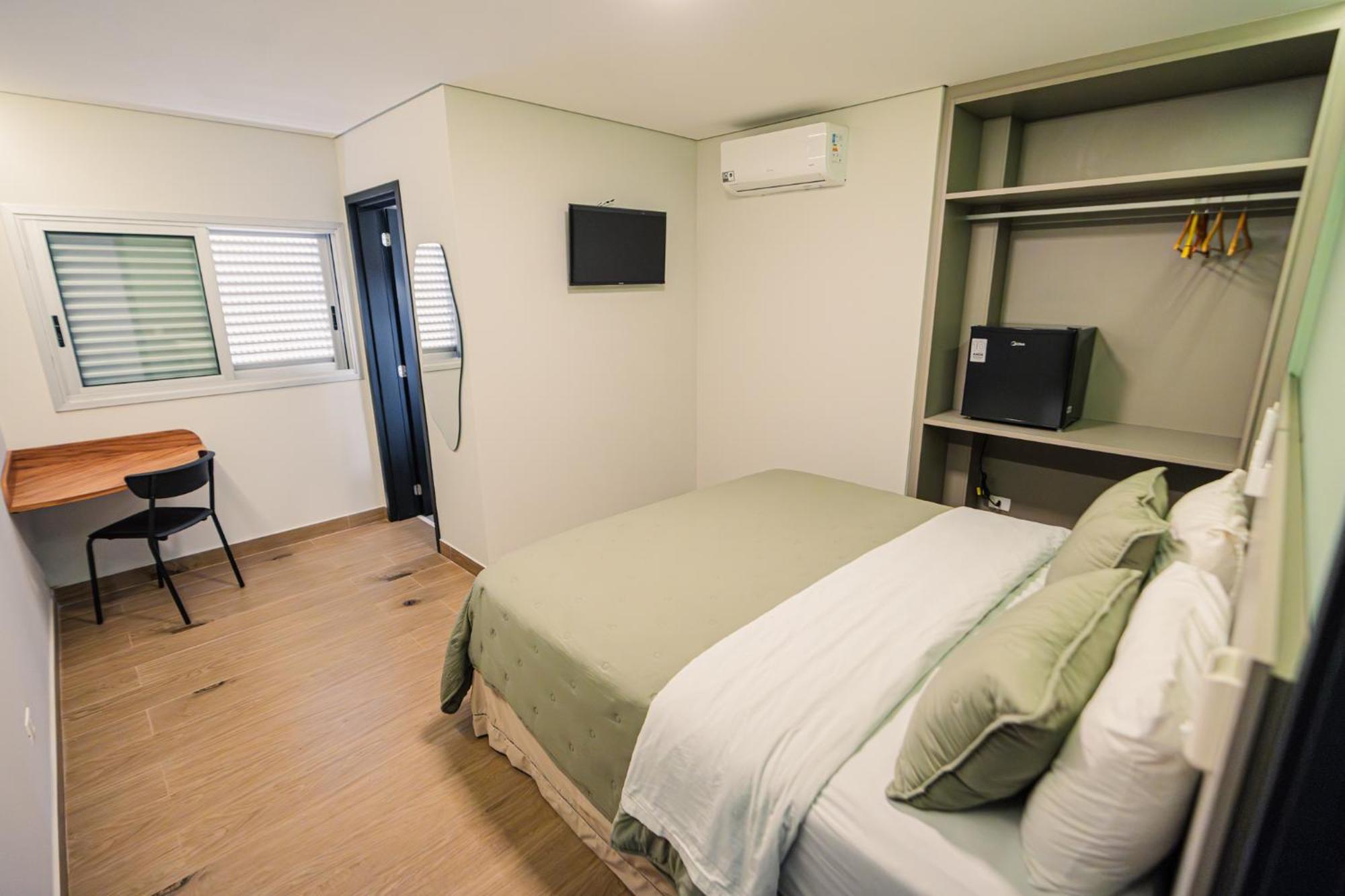 Hotel Oly Plaza 皮拉西卡巴 外观 照片