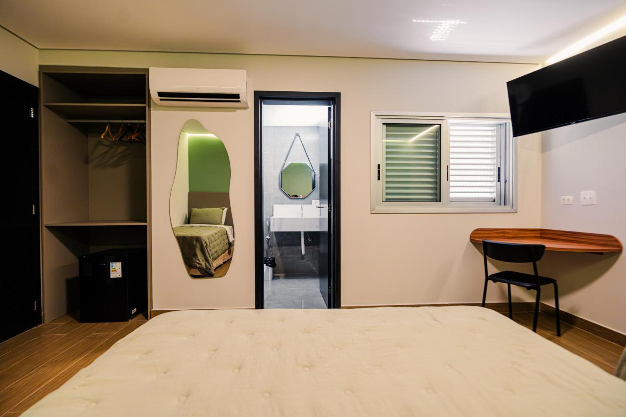 Hotel Oly Plaza 皮拉西卡巴 外观 照片
