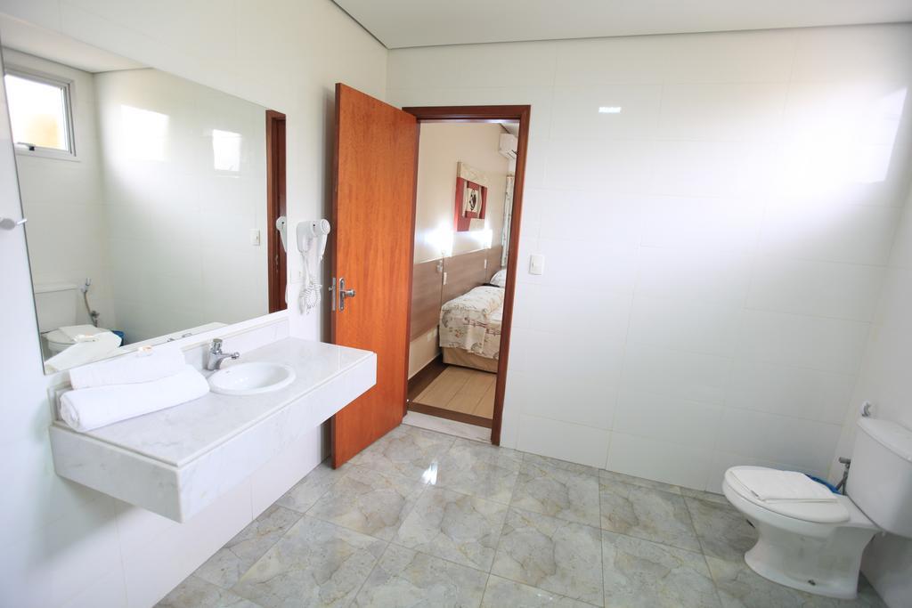Hotel Oly Plaza 皮拉西卡巴 客房 照片