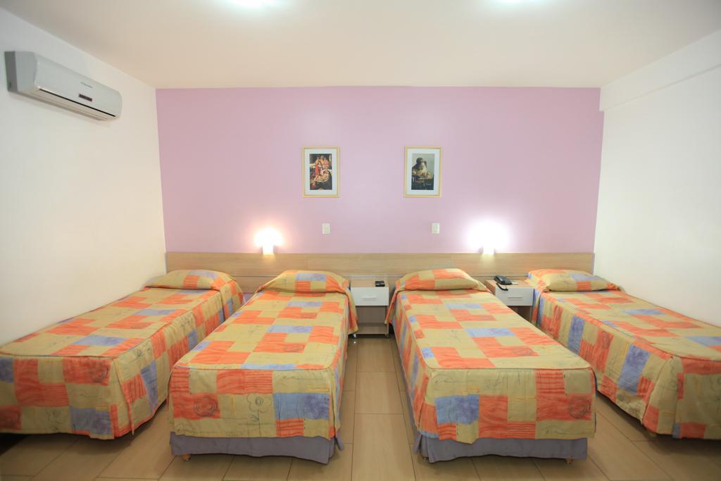 Hotel Oly Plaza 皮拉西卡巴 客房 照片