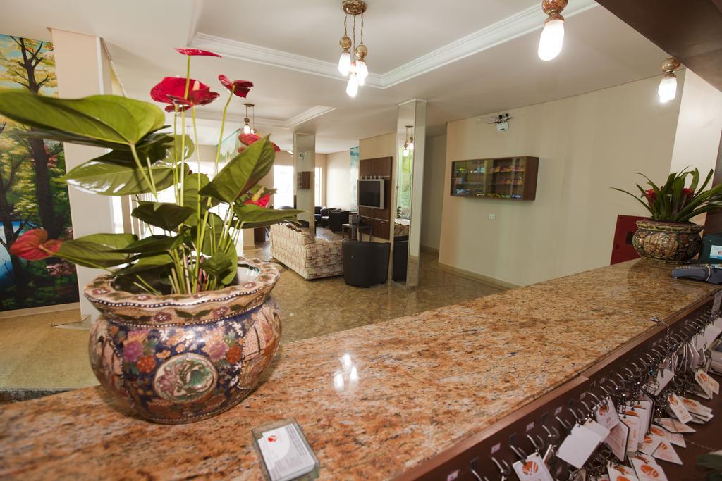 Hotel Oly Plaza 皮拉西卡巴 外观 照片