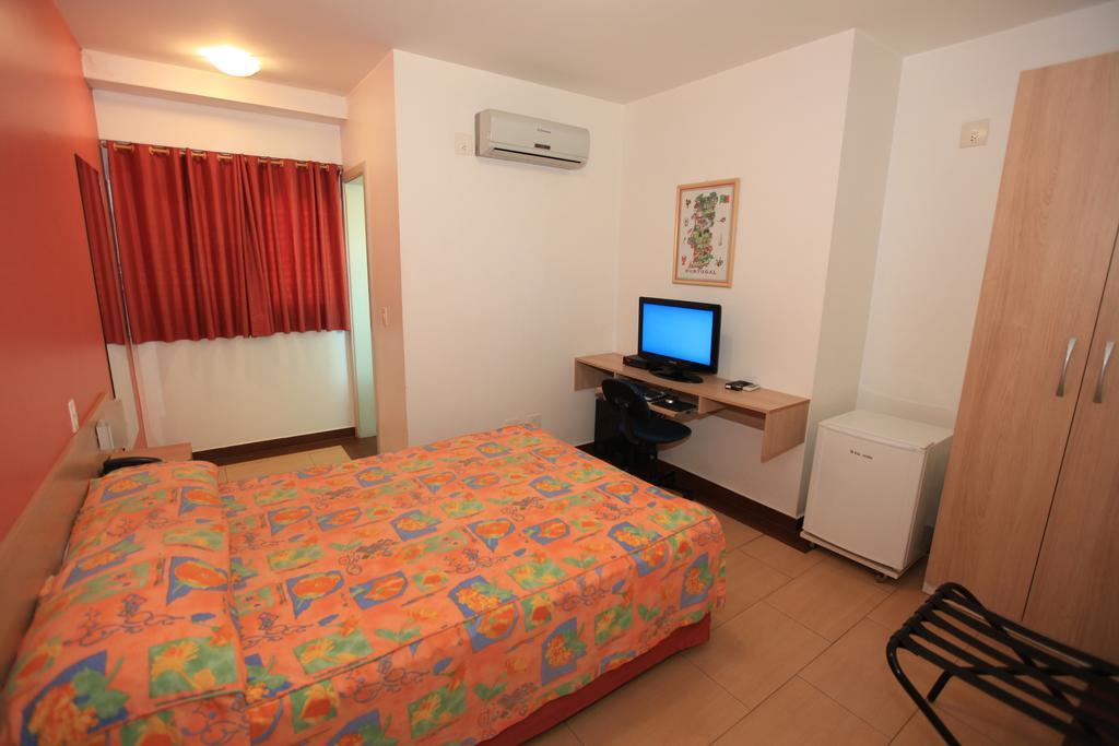 Hotel Oly Plaza 皮拉西卡巴 外观 照片