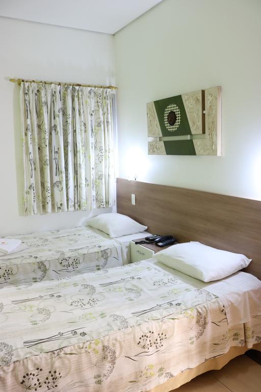 Hotel Oly Plaza 皮拉西卡巴 外观 照片