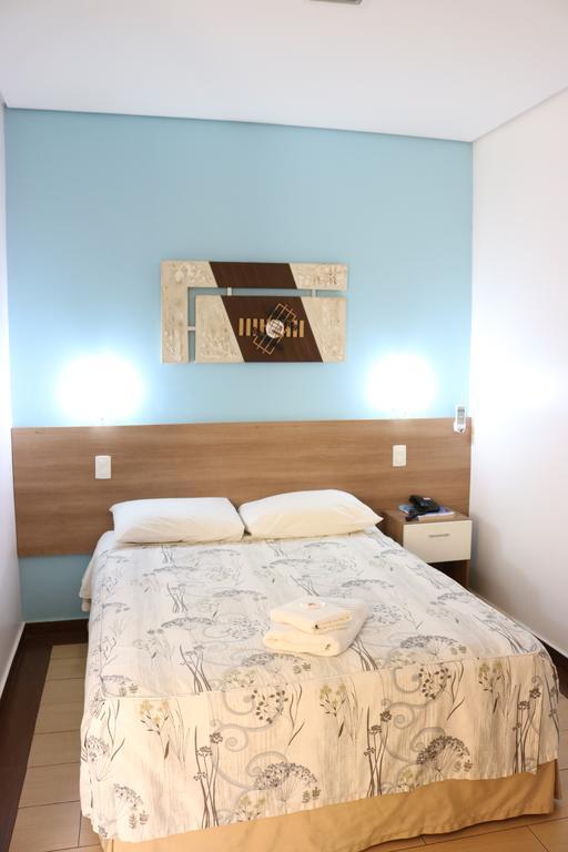 Hotel Oly Plaza 皮拉西卡巴 外观 照片