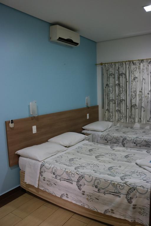 Hotel Oly Plaza 皮拉西卡巴 外观 照片